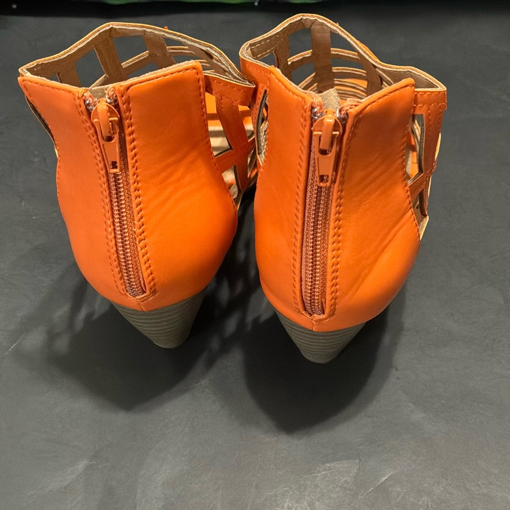 Henry Ferreira - Lattice Ladies Shoes with 2” heel (NIB) - Picture 5 of 11